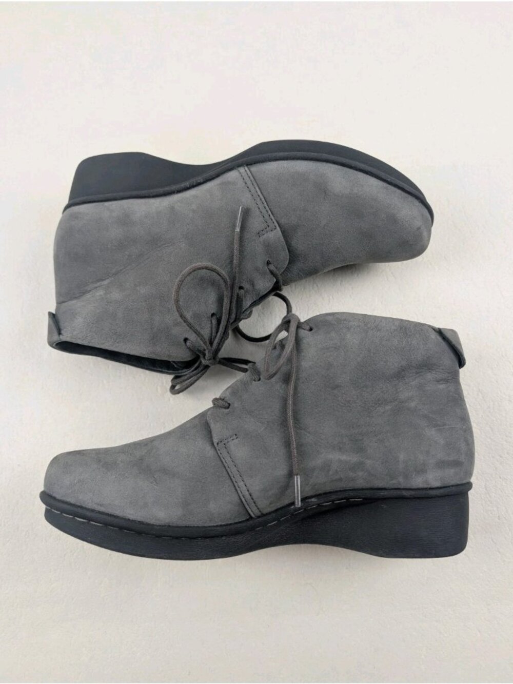 Dansko Lucille Wedge Ankle Boot Womens 7.5-8 US 38 EU Gray Suede Lace Up Bootie - Picture 6 of 13